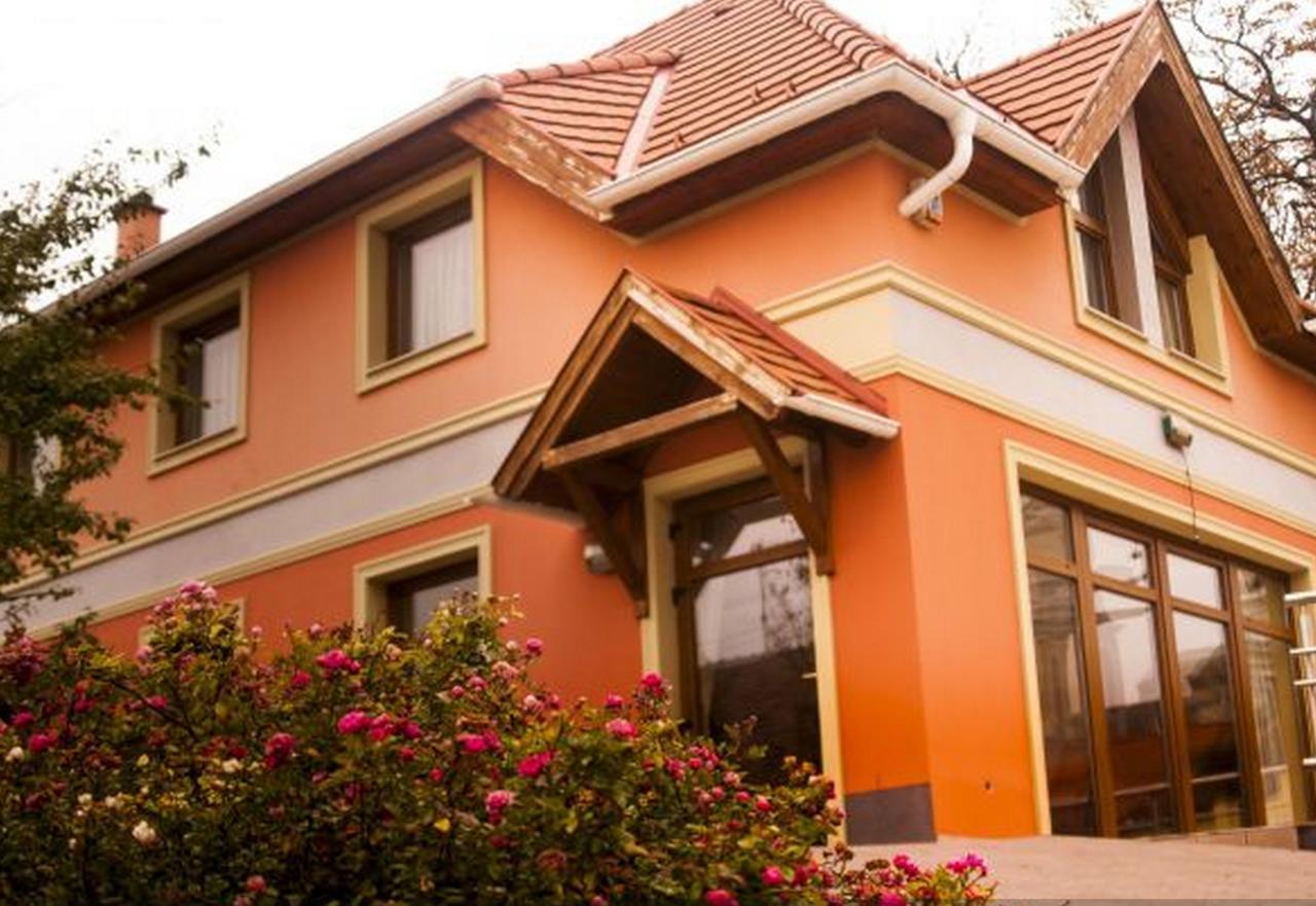 Bed and Breakfast Publo Étterem és Panzió Csakvar Exterior foto