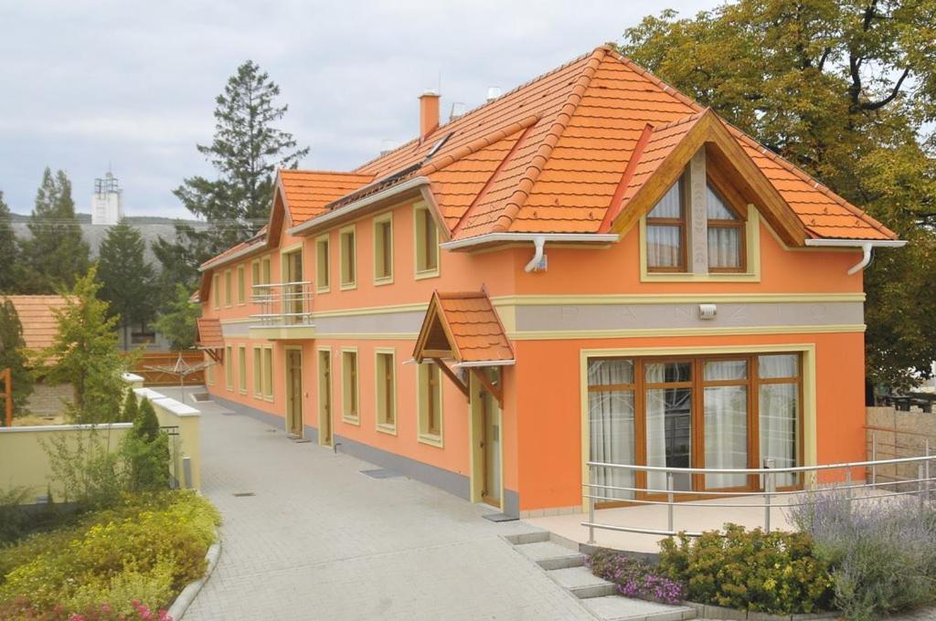 Bed and Breakfast Publo Étterem és Panzió Csakvar Exterior foto